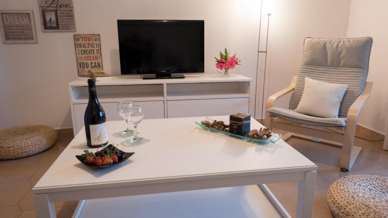 Cozy Family Friendly Apartment With Large Garden Close To Beaches - Dirella Kynopiastai Exterior photo