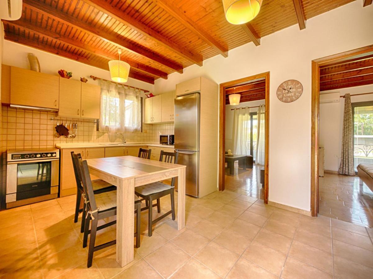 Cozy Family Friendly Apartment With Large Garden Close To Beaches - Dirella Kynopiastai Exterior photo