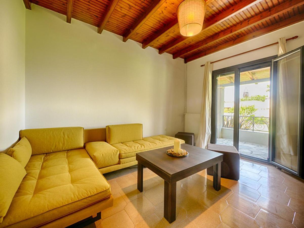 Cozy Family Friendly Apartment With Large Garden Close To Beaches - Dirella Kynopiastai Exterior photo