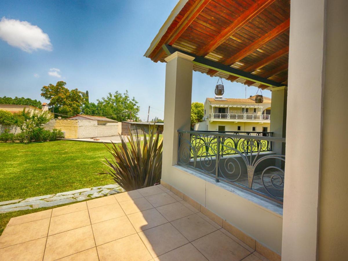 Cozy Family Friendly Apartment With Large Garden Close To Beaches - Dirella Kynopiastai Exterior photo