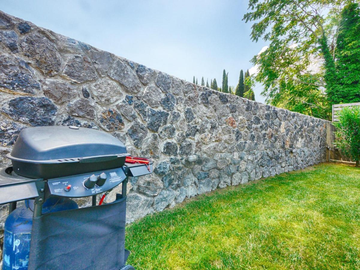 Cozy Family Friendly Apartment With Large Garden Close To Beaches - Dirella Kynopiastai Exterior photo