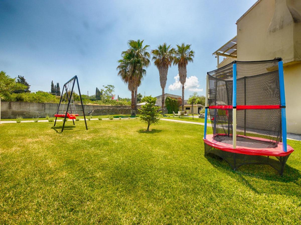 Cozy Family Friendly Apartment With Large Garden Close To Beaches - Dirella Kynopiastai Exterior photo