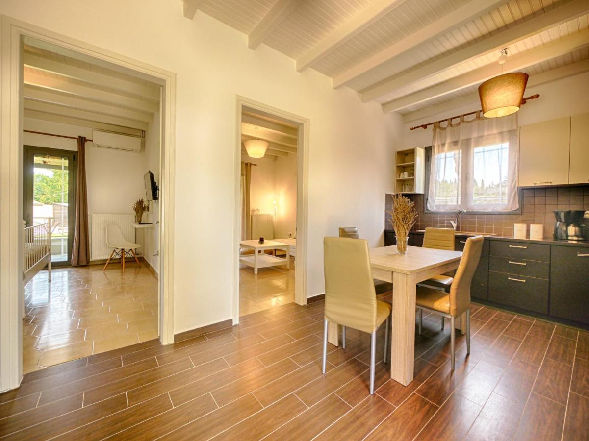 Cozy Family Friendly Apartment With Large Garden Close To Beaches - Dirella Kynopiastai Exterior photo
