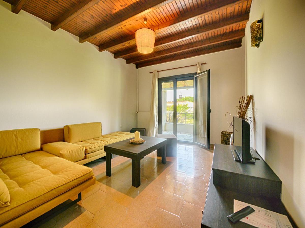 Cozy Family Friendly Apartment With Large Garden Close To Beaches - Dirella Kynopiastai Exterior photo