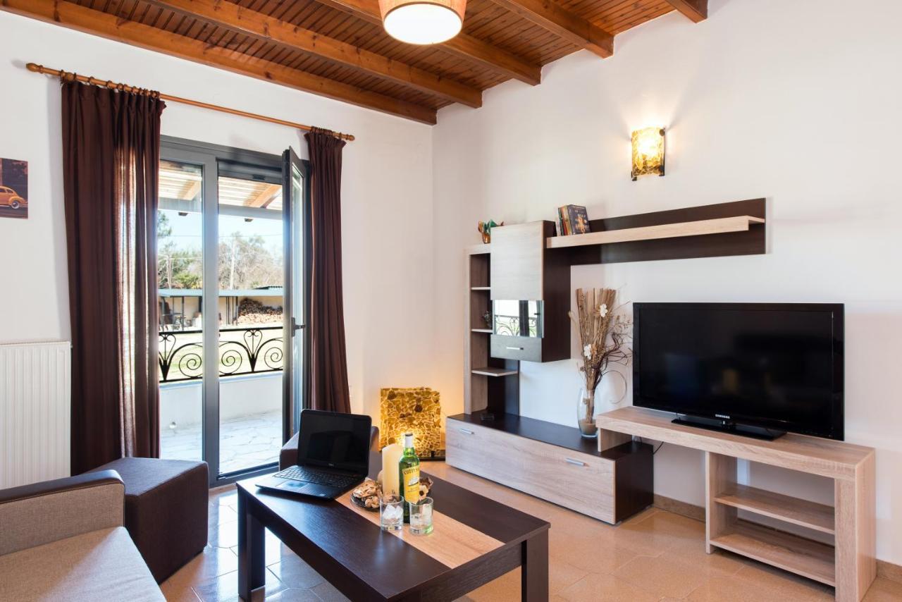 Cozy Family Friendly Apartment With Large Garden Close To Beaches - Dirella Kynopiastai Exterior photo