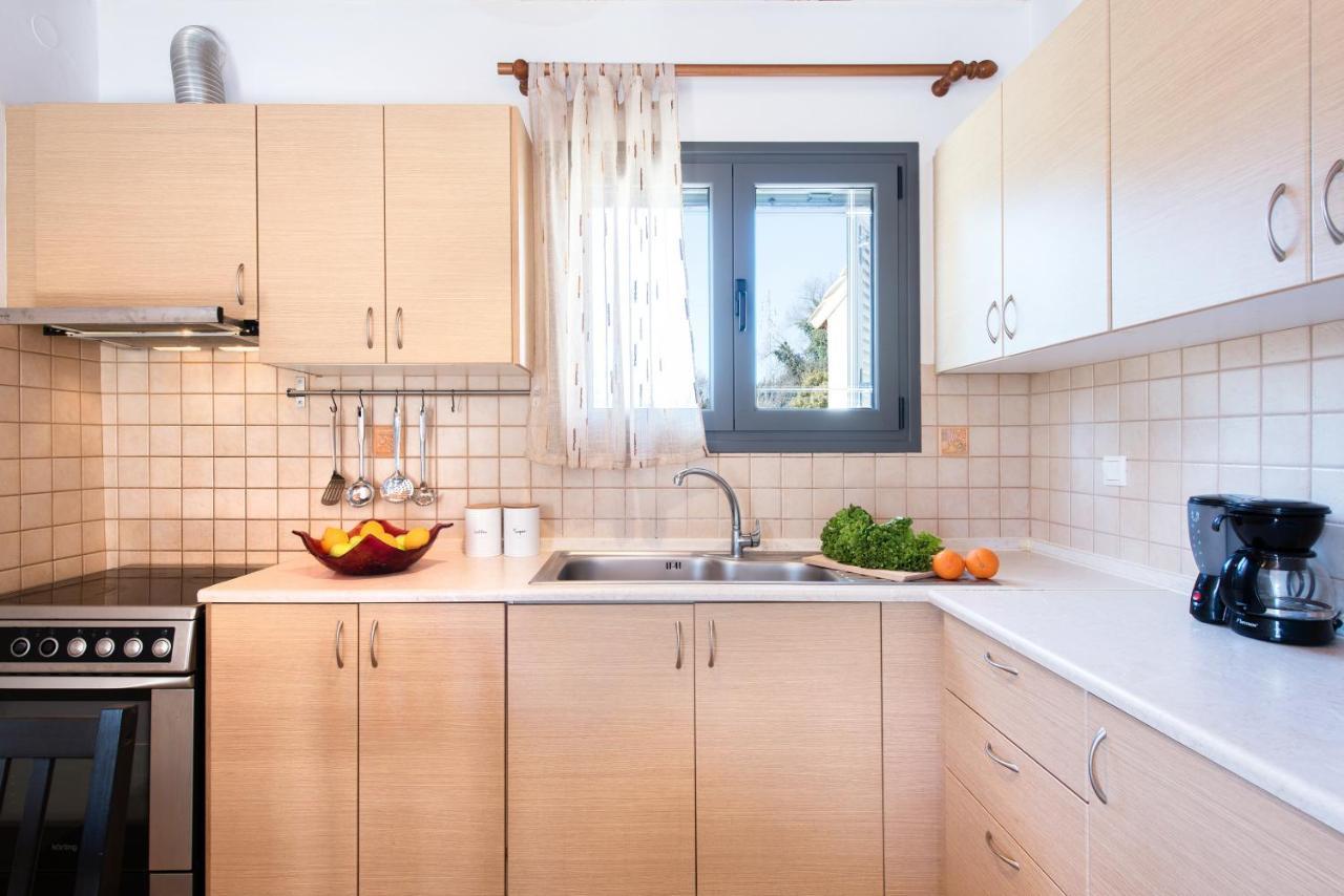 Cozy Family Friendly Apartment With Large Garden Close To Beaches - Dirella Kynopiastai Exterior photo